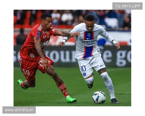 巴黎圣日耳曼边路主导进攻，战术单一性是否制约得分效率？