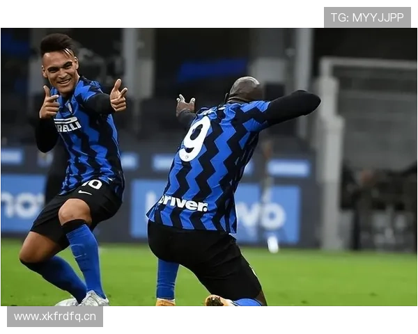 卢卡库与伊布锋线转移下的终结多点参与趋势