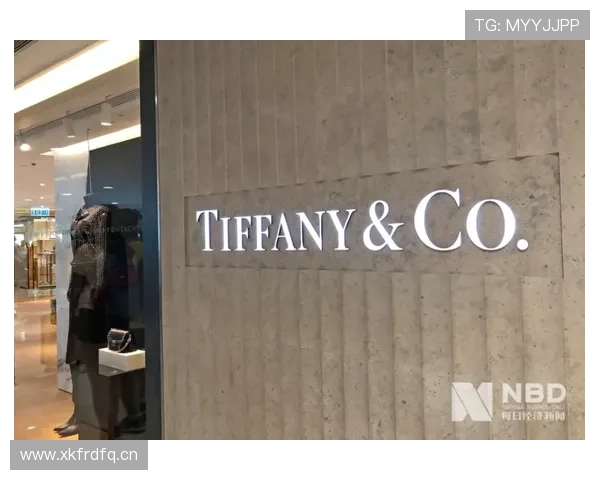 扎克拉文比赛像拼命三郎，私下衣帽间像奢侈品博物馆，看个球变成看展了